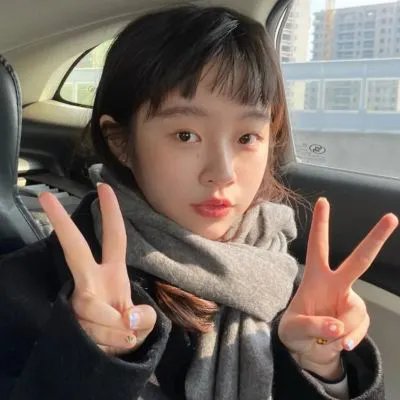 照片的她